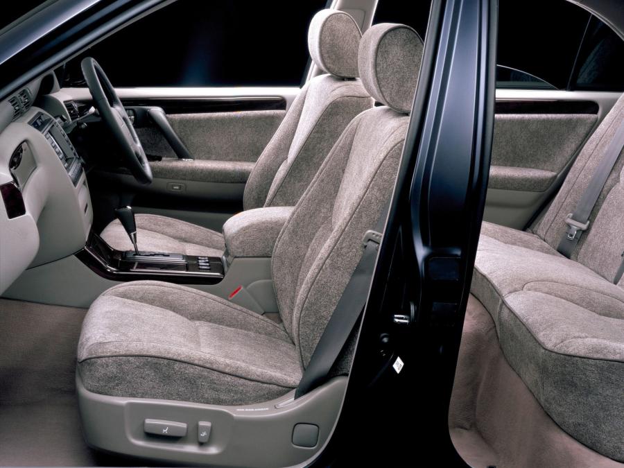  Toyota Crown Majesta 1999 года  (фото 12 из 22)